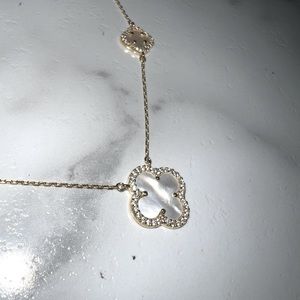 ✨NWT Rachel Zoe Clover Necklace ✨